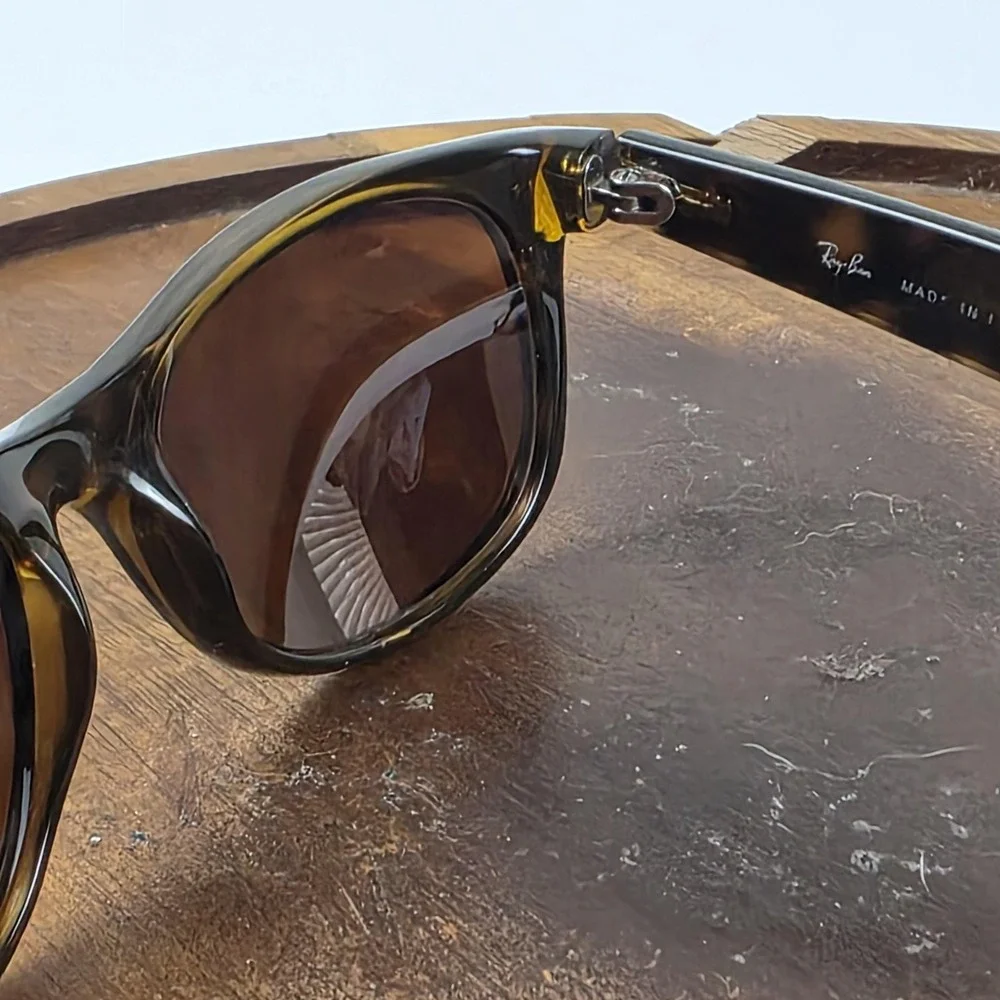 Ray-Ban RB2132 New Wayfarer Sunglasses Mens 55-18 Tortoise Tinted Italy 902L
